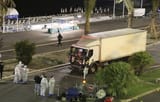 1444x920_les-autorites-autour-du-camion-qui-a-servi-a-l-attentat-le-jeudi-14-juillet-2016-a-nice