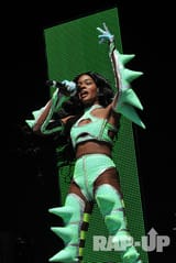 azealia-glastonbury-1
