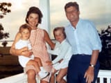 john-f-kennedy-jackie-kennedy-kids-1-65a5d5f36d1d498cb0b22e490839029d