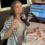 gretta thumbs up