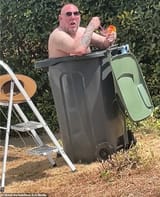 60482953-11031207-He_had_told_the_cameraman_that_he_was_in_the_bin_trying_to_enjoy-a-3_1658330442942-3409042071