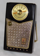 Emerson_Model_888_Pioneer_8-Transistor_AM_Radio,_Made_in_the_USA,_Circa_1958_(21973868670)