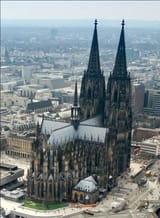 Cologne_cathedral_aerial_25326253726