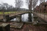 ein-loechwasserbecken-in