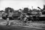 americanmarxism tanks in tennessee to enforce desegregation