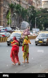 mumbai-india-october-9-2015-unidentified-women-carrying-weights-in-G3WMCE