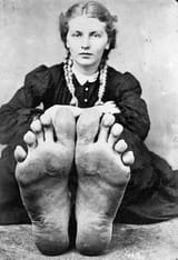 1912_Munich_studio_unidentified_woman_soled_pose_neg_49A