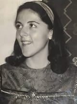 stanely-ann-dunham-in-college