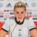 2022-06-24_Fussball,_Frauen,_Länderspiel,_Deutschland_-_Schweiz_1DX_1041_by_Stepro