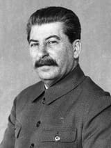 512px-Joseph_Stalin_in_1932_(4)_(cropped)(2)