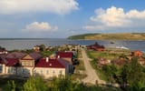 Sviyazhsk_Rozhdestvenskaya_Street_and_pier_08-2016_img1