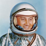 Gus-10