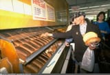 how-bread-was-sold-in-most-of-ussr-there-were-bakeries-v0-587f1xe5hs3a1
