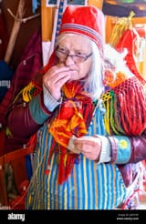 sami-lady-wearing-traditional-clothes-honningsvag-north-cape-norway-2JP01NP