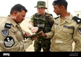 3-battalion-remes-sgt-gary-evans-from-hull-shows-kuwait-police-officers-G68T8D