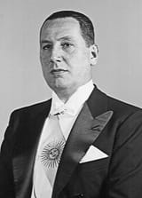 Juan_Domingo_Perón_(cropped_2)