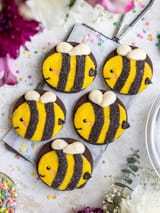 bumble-bee-cookies-768x1024