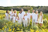 large-white-fambly-in-a-field_____14846dfe34208004e2ce79b2817effe4