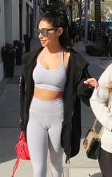 Celebrities-with-camel-toe-Chantel-Jeffries-2