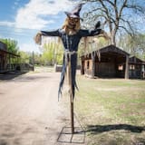 96-staked-scarecrow-animated-halloween-prop~mr5125305
