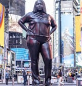 statue
