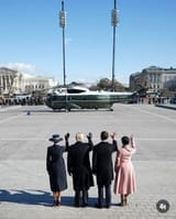 donald-trump-jd-vance-and-their-wives-wave-goodbye-as-biden-v0-rf7udxlfshee1