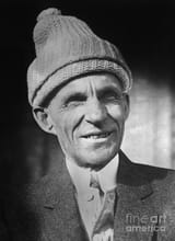 portrait-of-henry-ford-smiling-bettmann