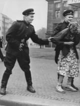 war--RAPE_OF_BERLIN