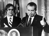 NixonResignationThumbsUp