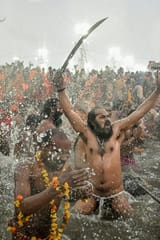 India-KumbhMela-Snapper-05-gfch-verticalTwoByThree735