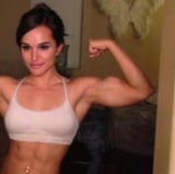 natalie_portman_muscle_up_by_b61fc6fb58_de6s5d2-fullview