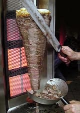 250px-Döner_kebab_slicing