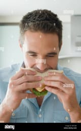 man-eating-sandwich-B7E7JM (1)