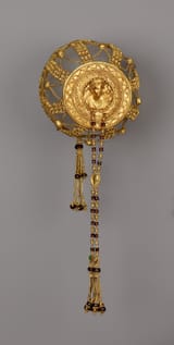 Unknown artist (Ptolemaic 3rd-2nd c. BC) Aphrodite with Eros - gold, garnets and glass paste c.225-175 BC b