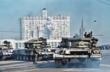soviet tanks fire at parlament