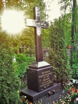 Grave_of_Vladimir_Putin&#039;s_parents