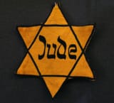1554323761576