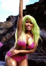minaj_salute