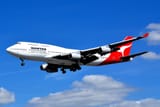 airliner-landing