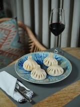 free-photo-of-a-plate-with-georgian-khinkali