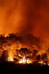 07xp-france-fires-gkbq-mobileMasterAt3x