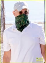 tom-hanks-rita-wilson-jet-to-greece-for-his-birthday-02