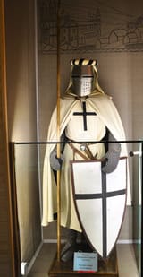 figure-teutonic-knights-museum-alexander-nevsky-pereslavl-zalesskiy-russia-dummy-clothing-knight-xii-xiii-87254805