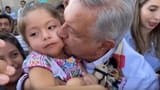 mexico-amlo-mordisquea-nina