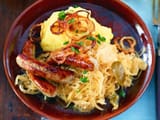 kartoffelpuree-mit-bratwurst-und-sauerkraut,id=023194a5,b=lecker,w=1200,rm=sk