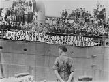 A_refugee_ship_caught_by_the_British._