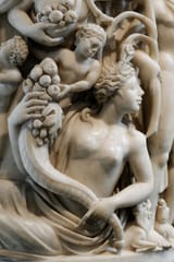 800px-Sarcophagus_Dionysos_Met_55.11.5_n08