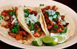 Screenshot 2025-08-12 at 01-11-17 tacos-al-pastor-receta.jpg (WEBP Imagen 700 × 446 píxeles)