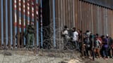 BorderWallCrawl