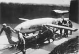 Bundesarchiv_Bild_146-1973-029A-24A,_Marschflugkörper_V1_vor_Start